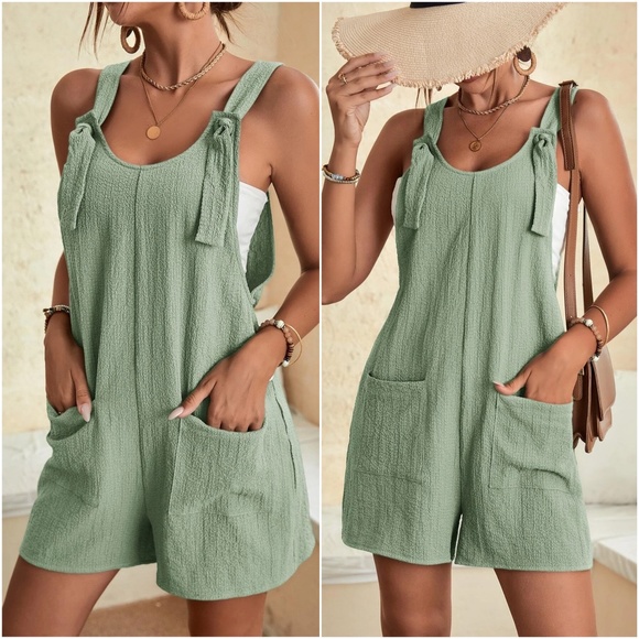 Solid Shoulder Tie Pocket Romper - Picture 2 of 4